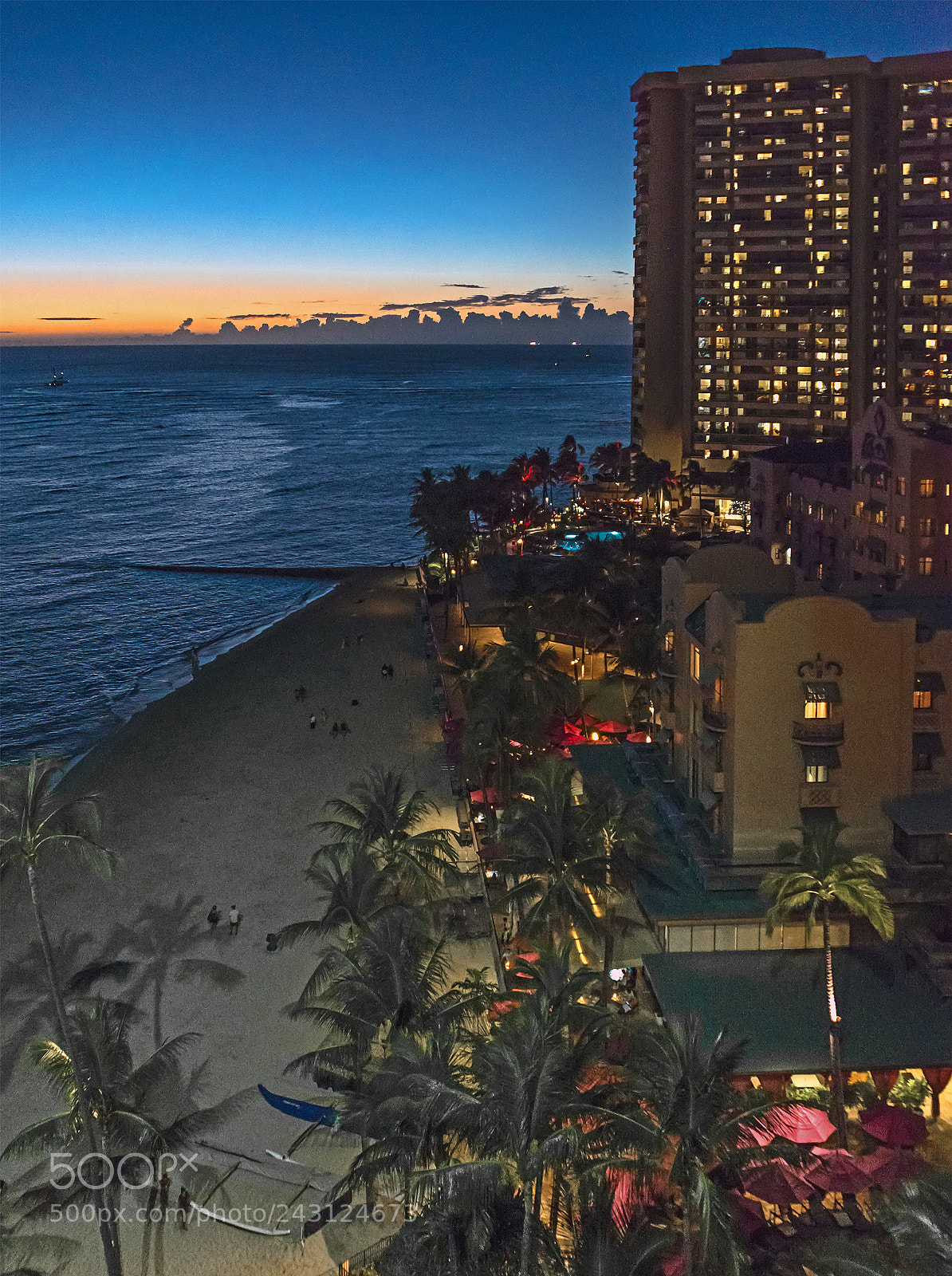 Nikon D610 sample photo. Waikiki twilight photography