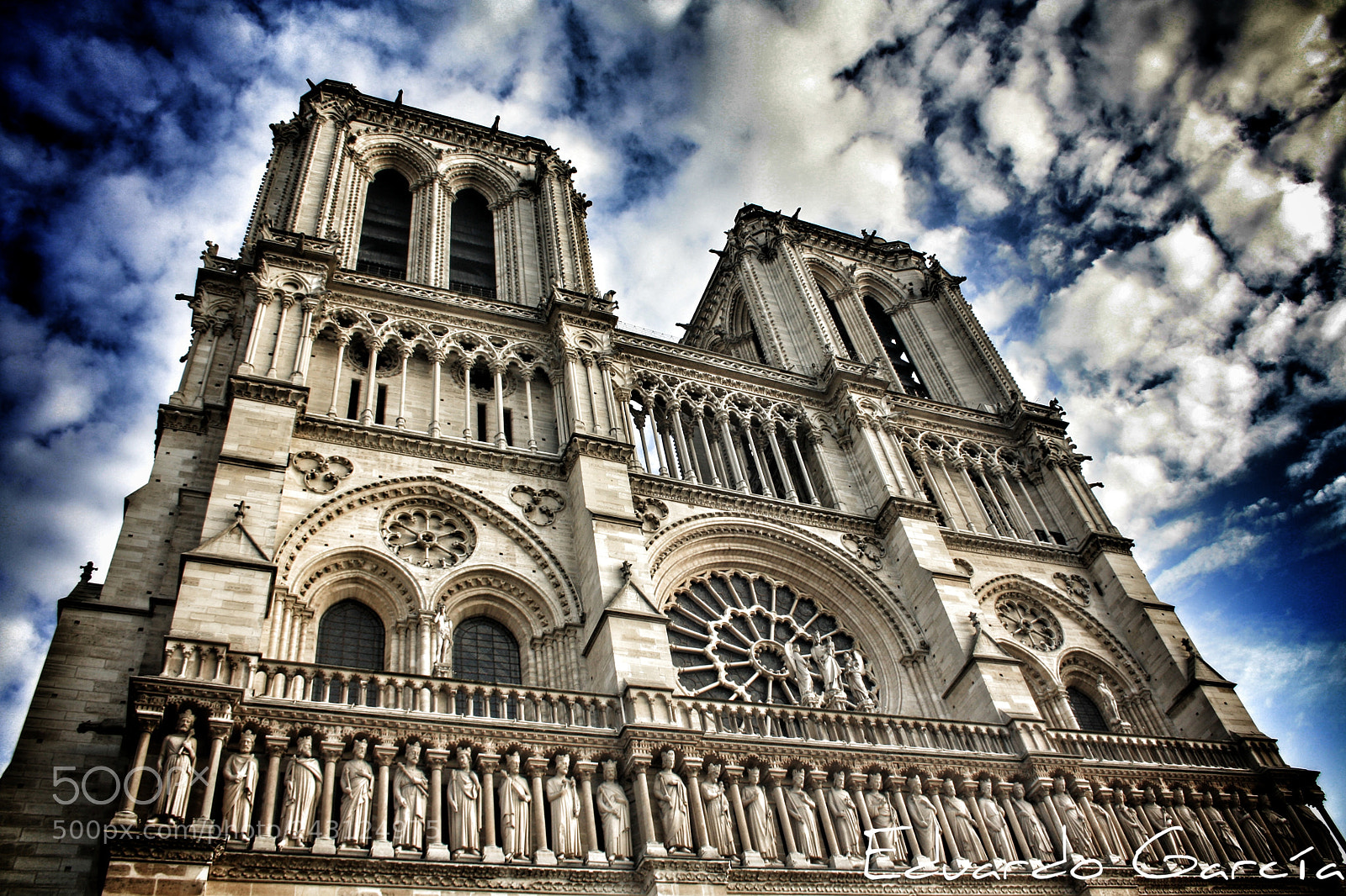 Canon EOS 1000D (EOS Digital Rebel XS / EOS Kiss F) sample photo. Catedral de notre dame photography
