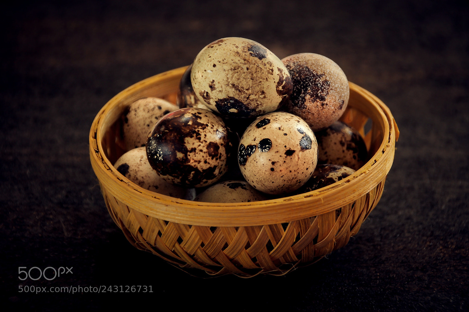 Canon EOS 60D sample photo. Fresh raw quail eggs photography