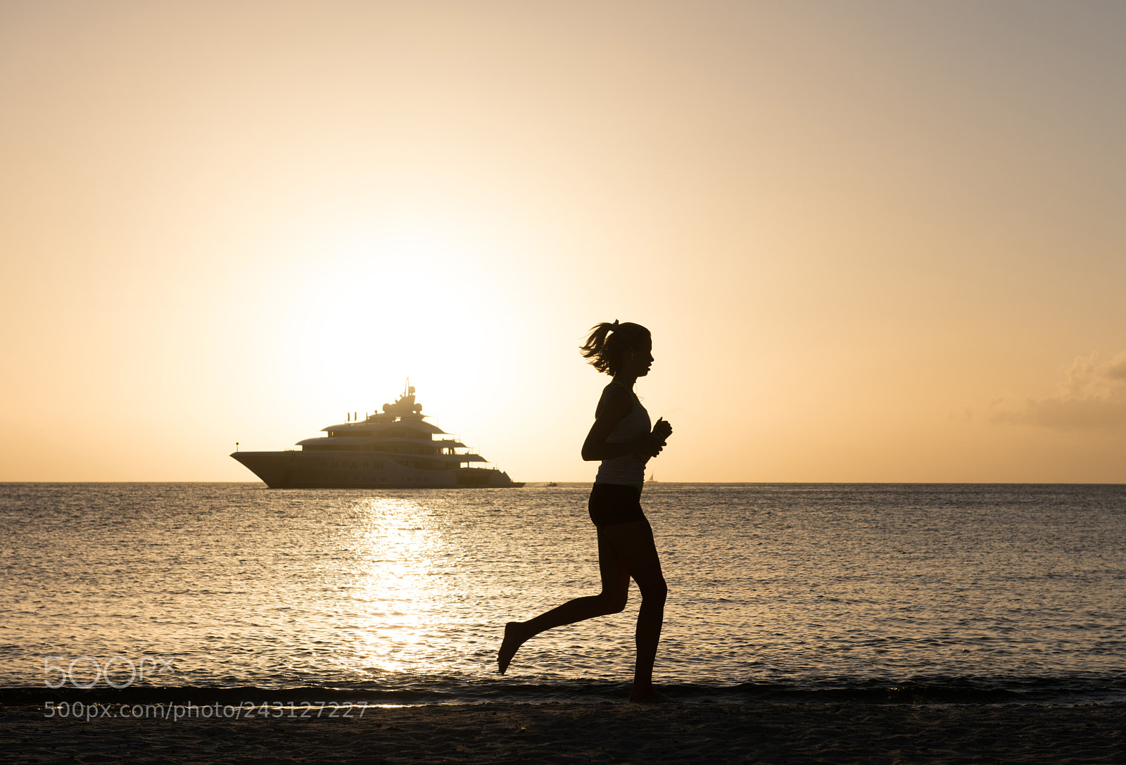 Nikon D810 sample photo. Beach runner photography