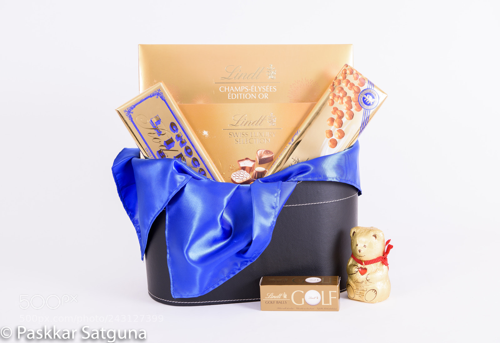 Nikon D810 sample photo. Gift basket photography