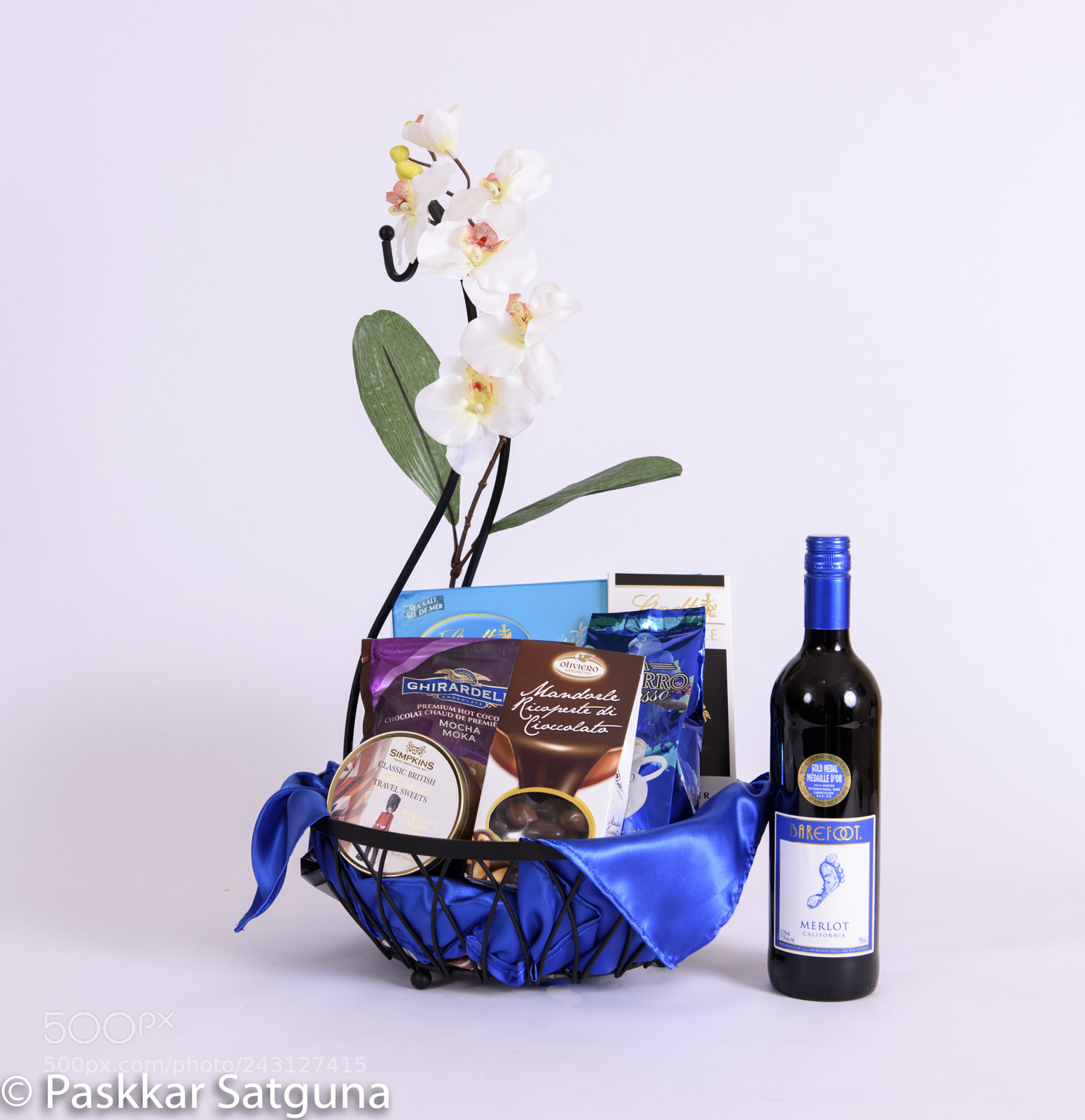 Nikon D810 sample photo. Gift basket photography