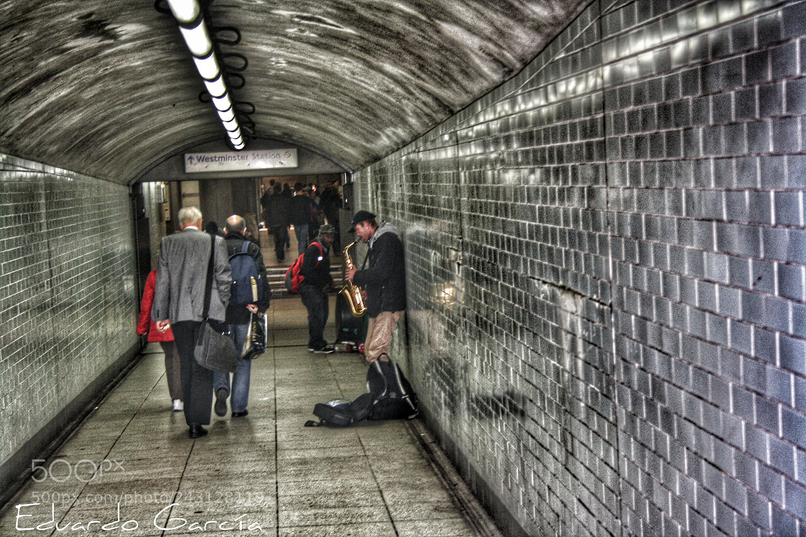 Canon EOS 1000D (EOS Digital Rebel XS / EOS Kiss F) sample photo. Metro de londres photography