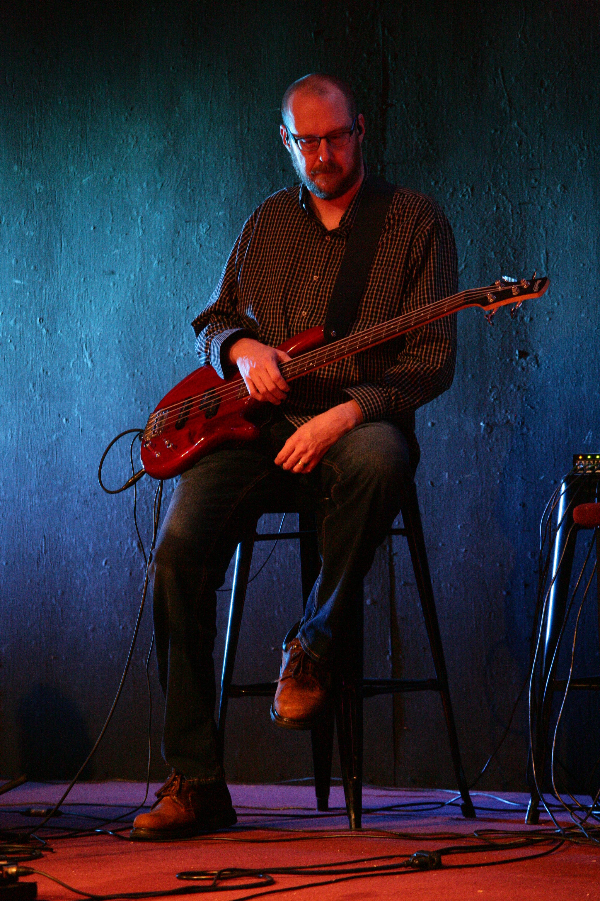 Canon EOS-1Ds Mark II sample photo. The bass player photography