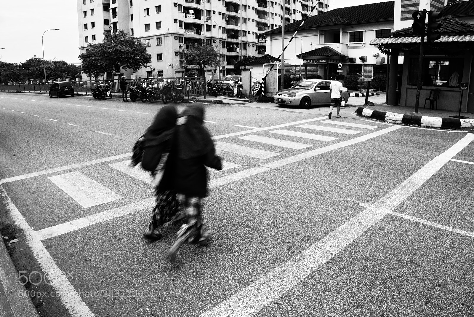 Panasonic Lumix DMC-GF7 sample photo. Muslim girl is crossing photography