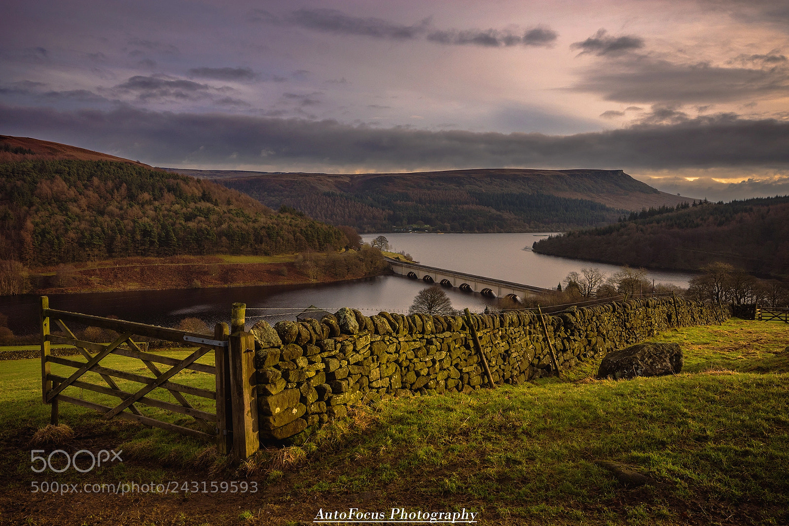 Sony SLT-A68 sample photo. Ladybower reservoir photography