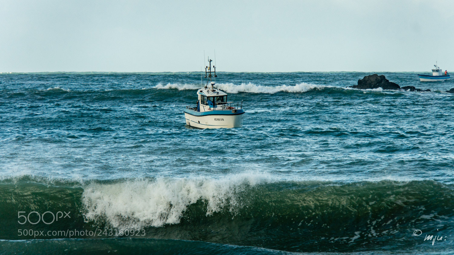 Sony Alpha NEX-6 sample photo. Ships photography