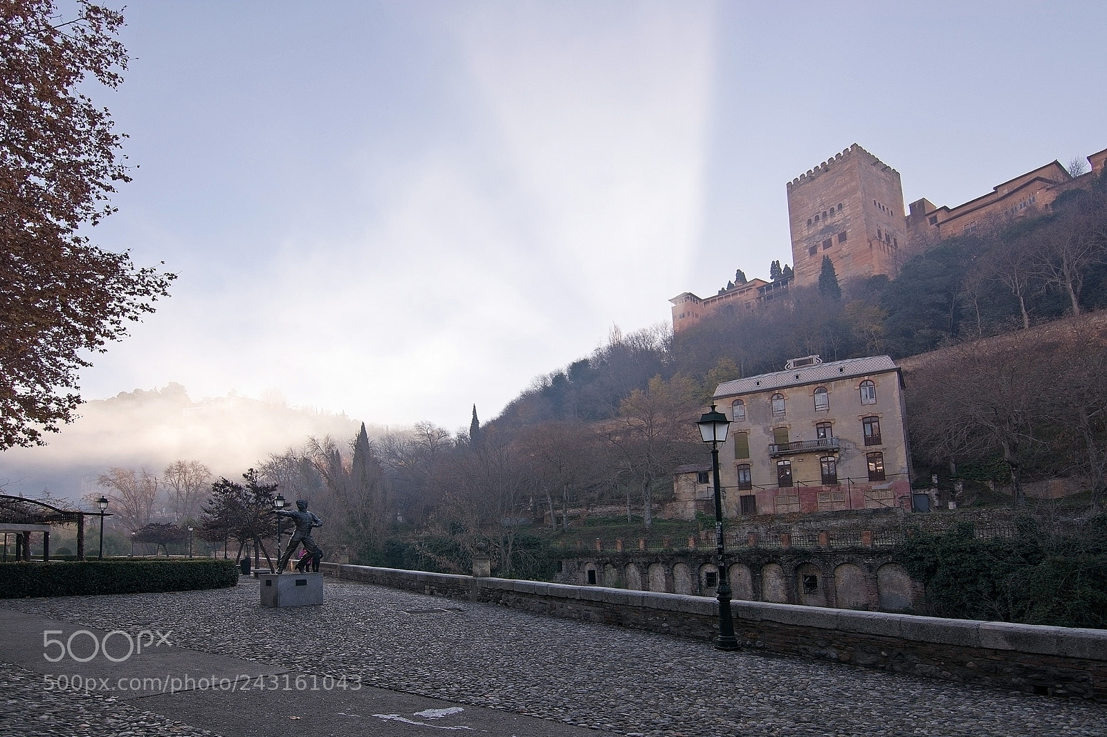 Nikon D7100 sample photo. Alhambra and statue of photography