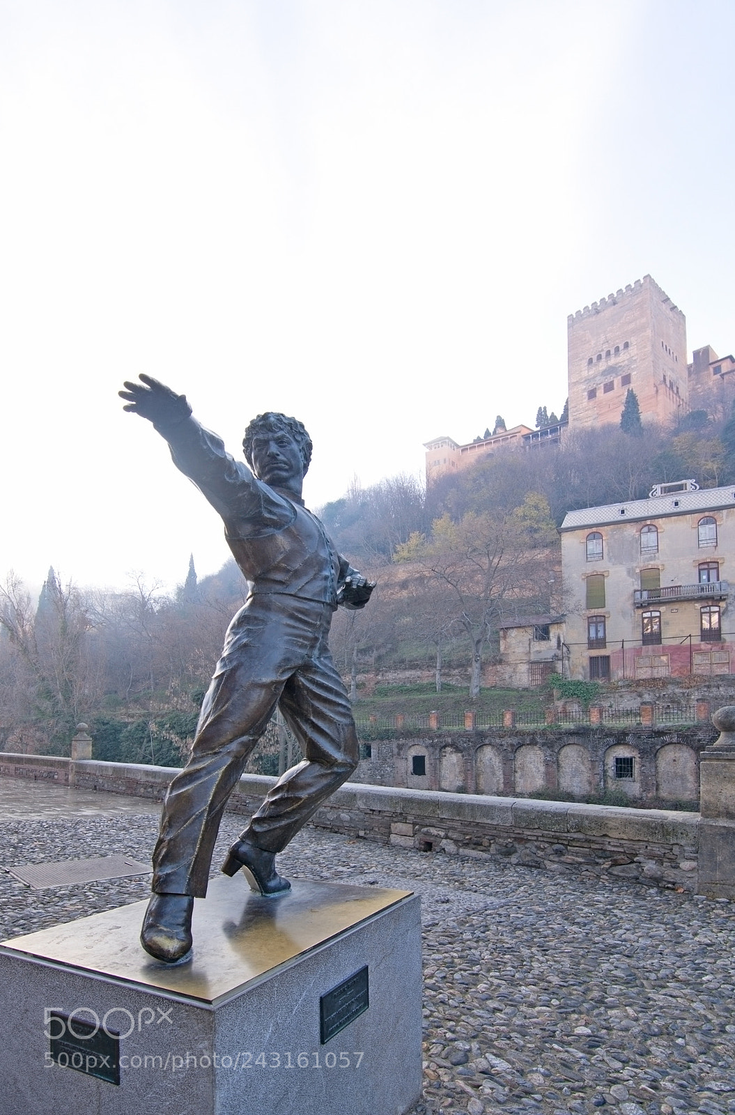 Nikon D7100 sample photo. Alhambra and statue of photography