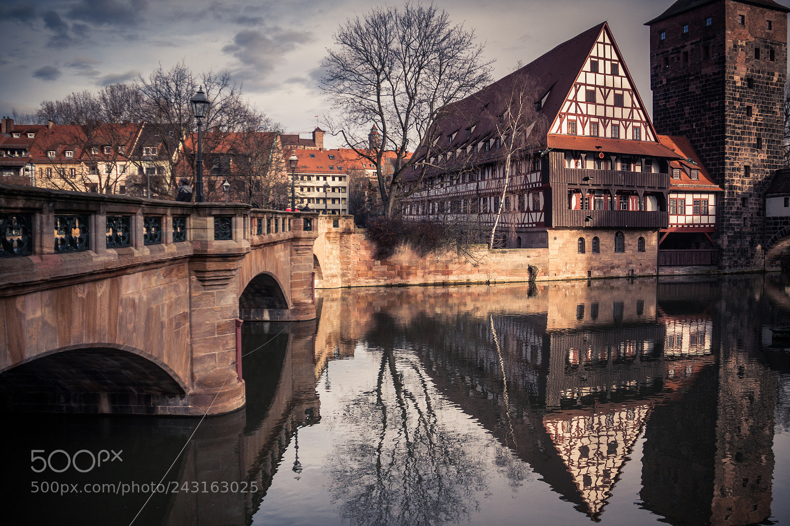 Canon EOS 500D (EOS Rebel T1i / EOS Kiss X3) sample photo. Nuremberg mirrored photography