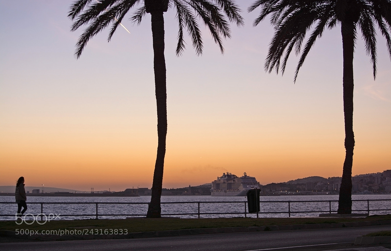 Nikon D7100 sample photo. Paseo maritimo dusk silhouette photography