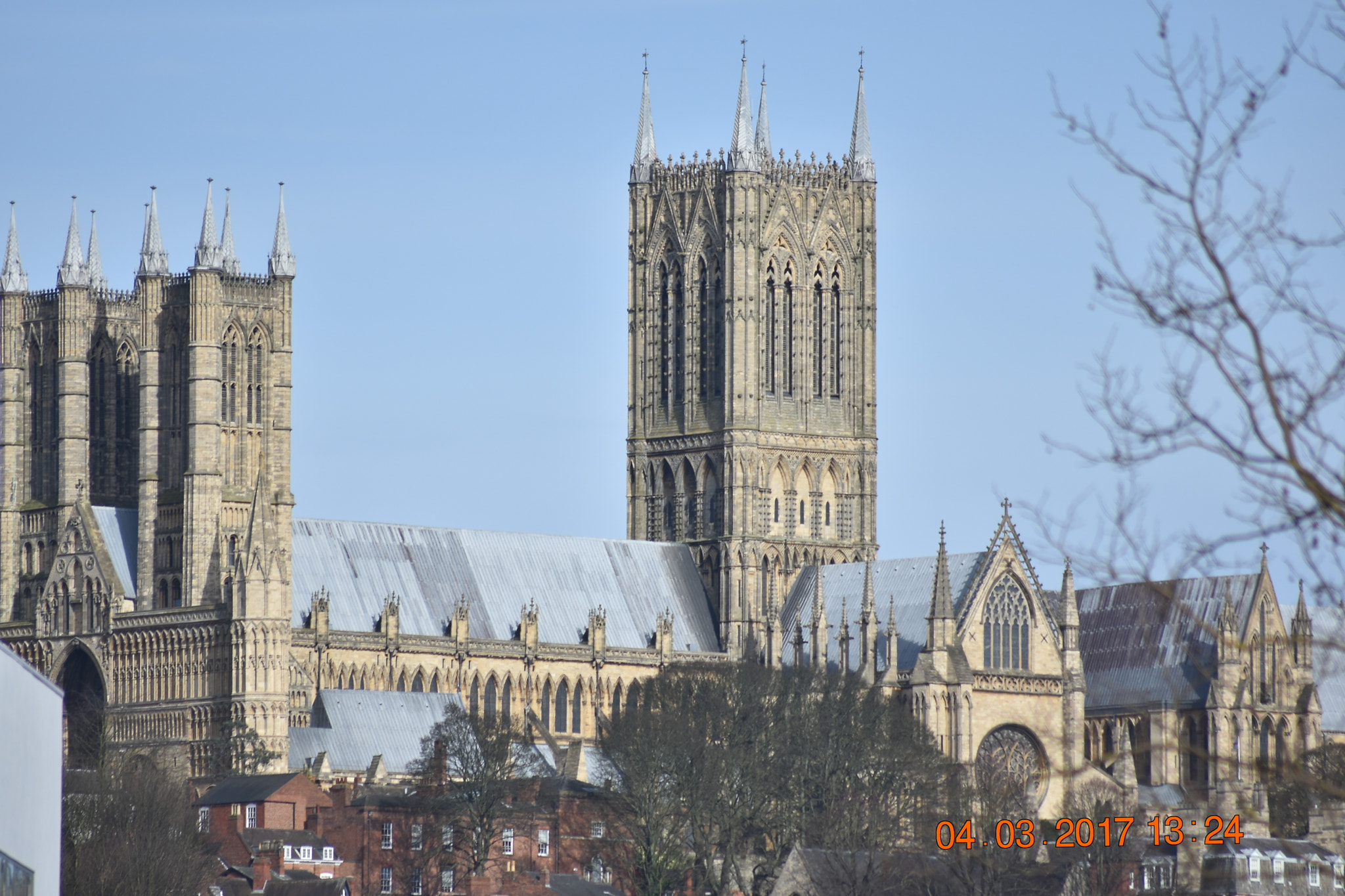 Nikon D3400 + Sigma 70-300mm F4-5.6 APO DG Macro sample photo. Lincoln cathedral photography