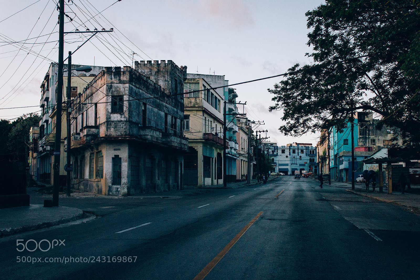 Canon EOS 550D (EOS Rebel T2i / EOS Kiss X4) sample photo. Some habana streets photography