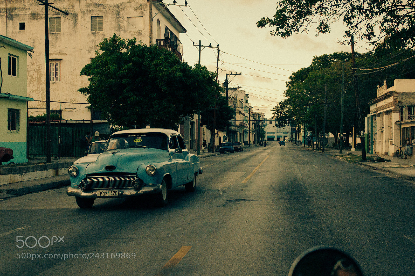 Canon EOS 550D (EOS Rebel T2i / EOS Kiss X4) sample photo. Some habana streets photography