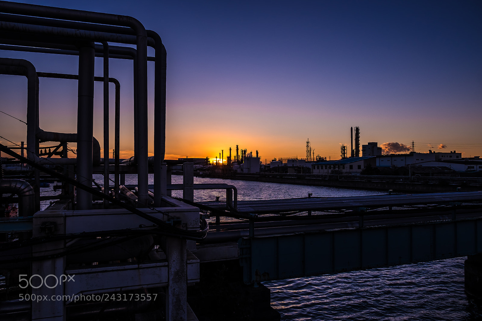 Fujifilm X-T10 sample photo. Dusk of the factory photography