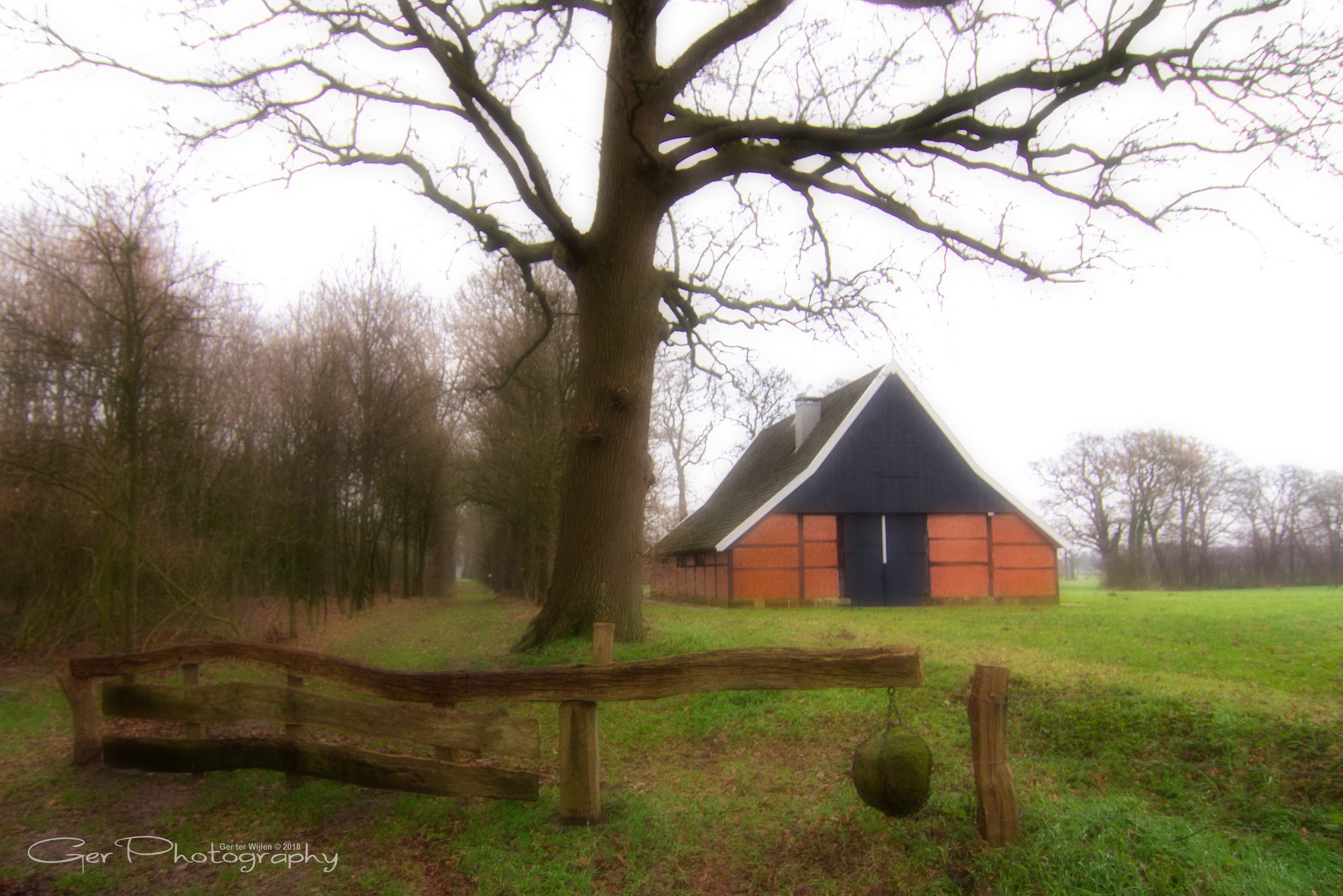 Tokina AT-X Pro 12-24mm F4 (IF) DX sample photo. Old dutch barn photography