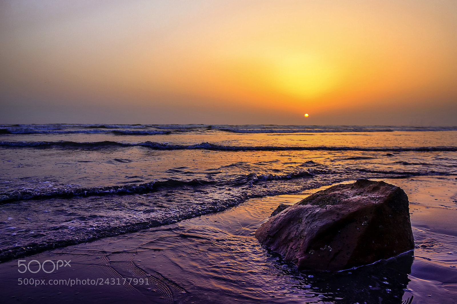 Canon EOS 550D (EOS Rebel T2i / EOS Kiss X4) sample photo. Karachi beach photography
