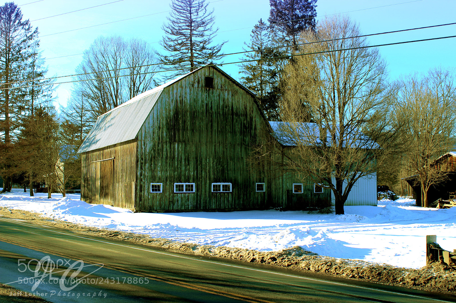 Canon EOS 1300D (EOS Rebel T6 / EOS Kiss X80) sample photo. The barn photography