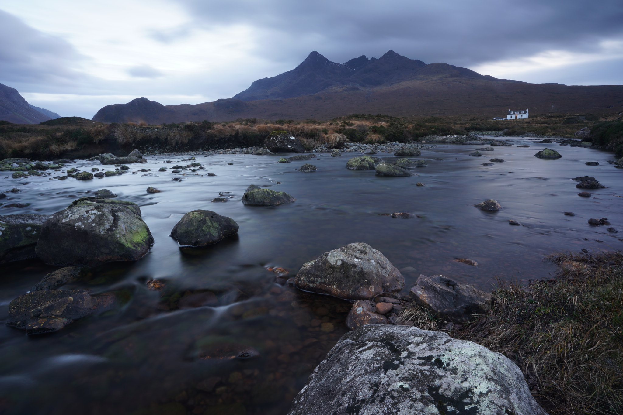 Sony a7R II + Sony E 20mm F2.8 sample photo. Little cottage on skye photography