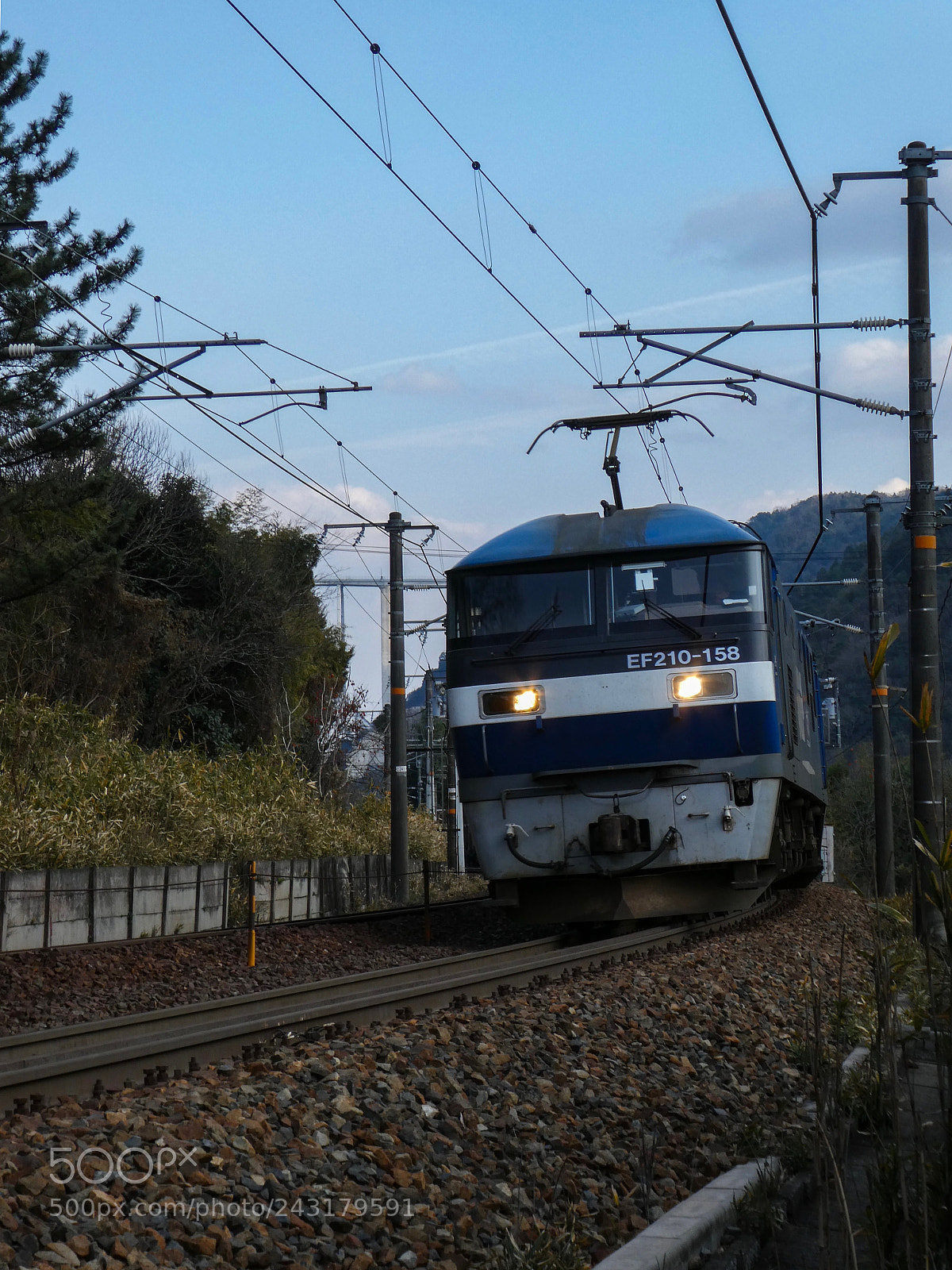 Panasonic Lumix DC-ZS70 (Lumix DC-TZ90) sample photo. Sanyo line between kochi photography