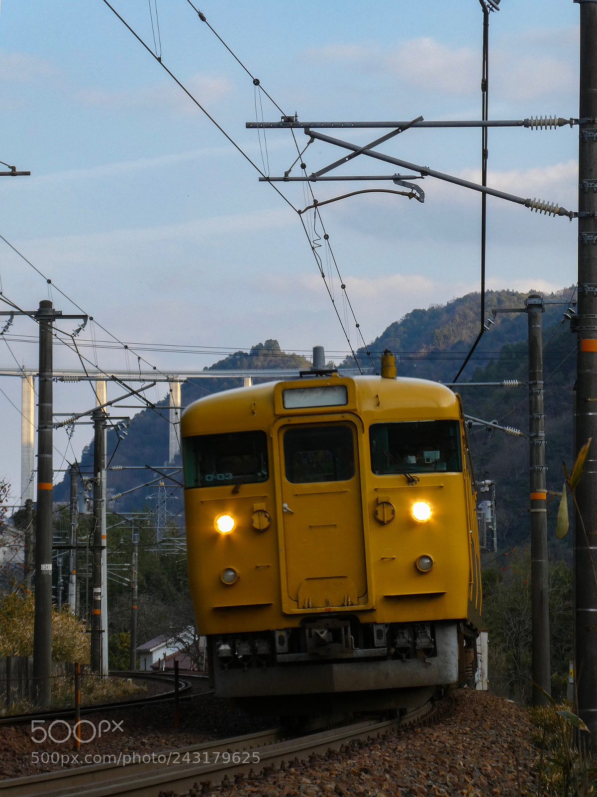 Panasonic Lumix DC-ZS70 (Lumix DC-TZ90) sample photo. Sanyo line between kochi photography