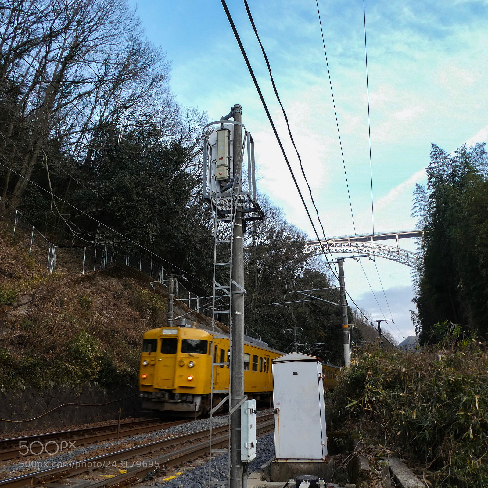 Panasonic Lumix DC-ZS70 (Lumix DC-TZ90) sample photo. Sanyo line between kochi photography