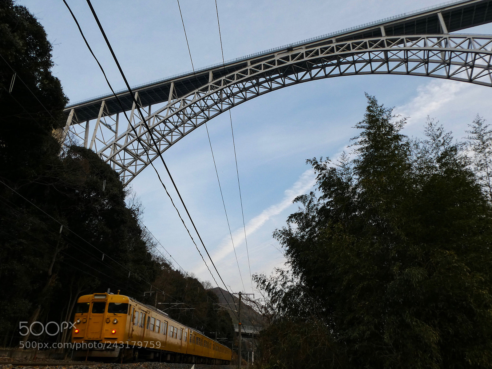 Panasonic Lumix DC-ZS70 (Lumix DC-TZ90) sample photo. Sanyo line between kochi photography