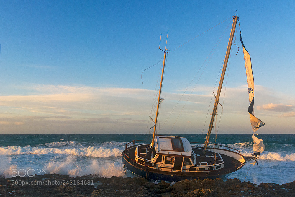 Nikon D7100 sample photo. Aground photography