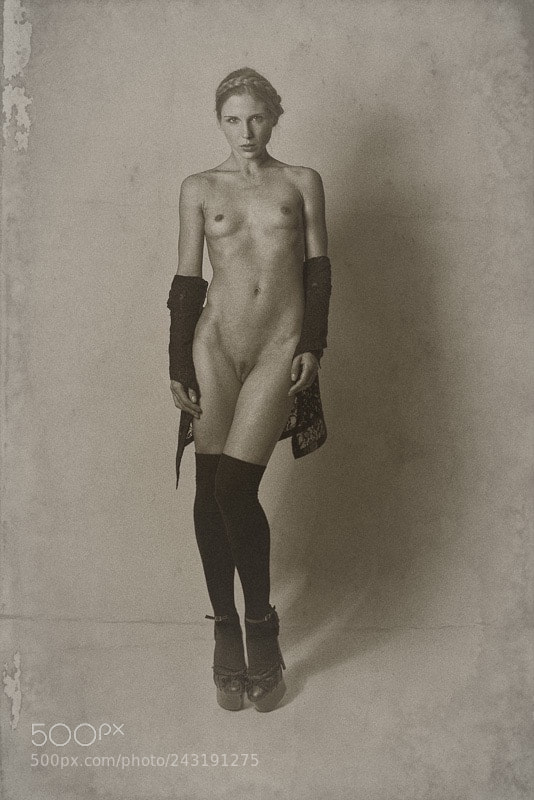 Canon EOS 5D Mark II sample photo. Nude 2 old style photography