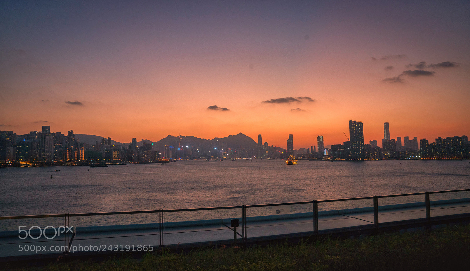 Sony a7R II sample photo. Sunset at victoria harbour photography