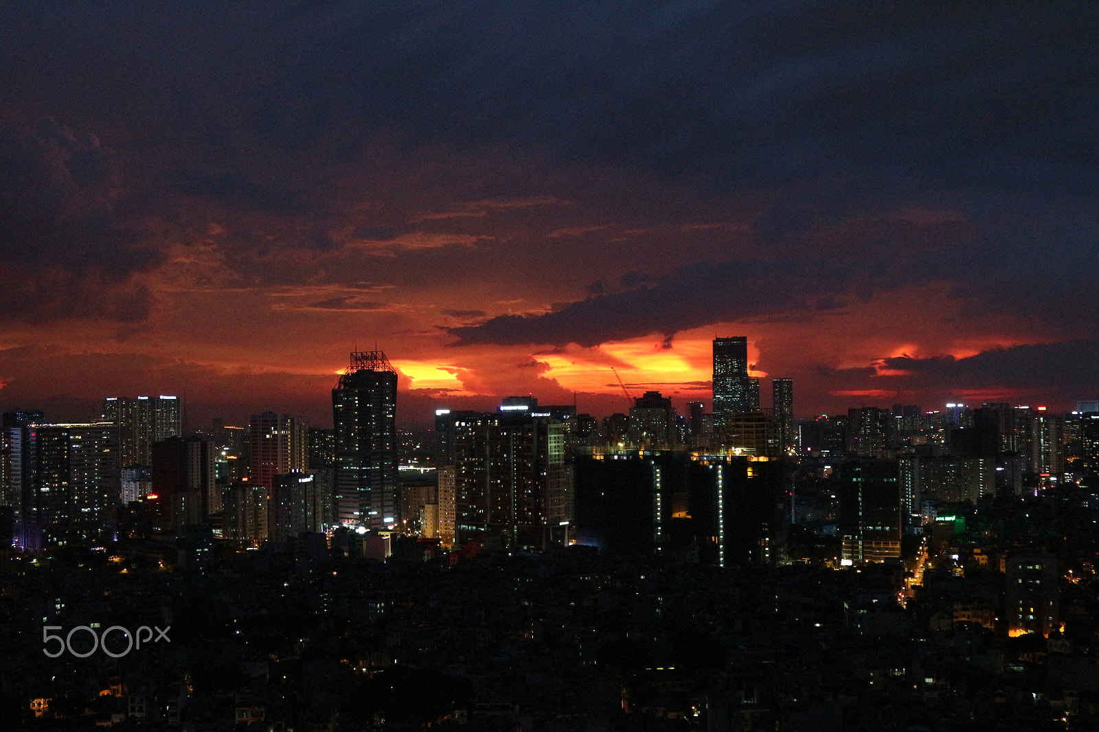 Canon EOS M10 + Canon EF 24-105mm F4L IS USM sample photo. Sunset over hanoi photography