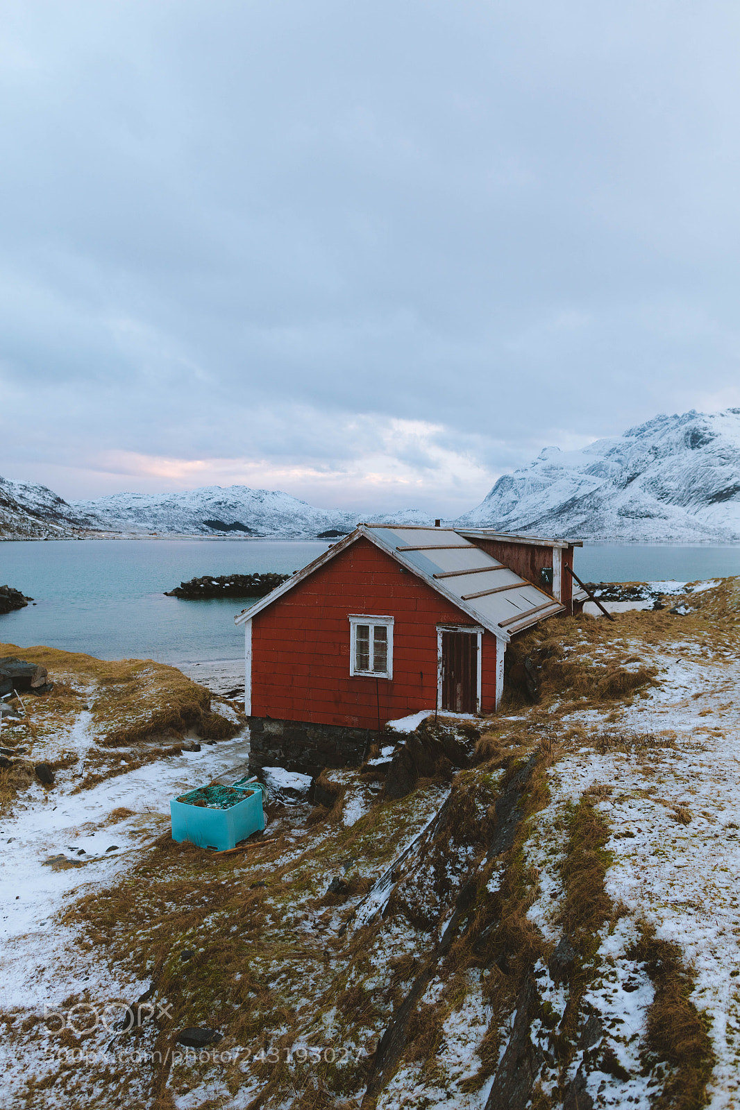 Canon EOS 5DS sample photo. Red norwegian cabin photography