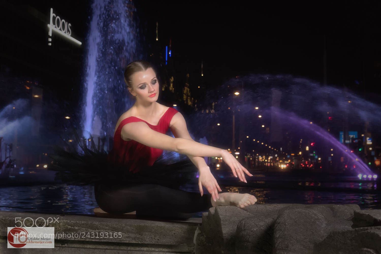 Canon EOS 7D Mark II sample photo. Nighttime dancer photography