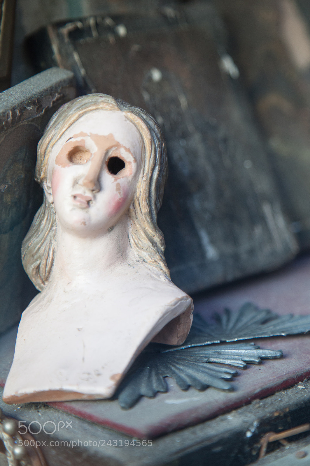Canon EOS 5D Mark II sample photo. Statue without eyes photography