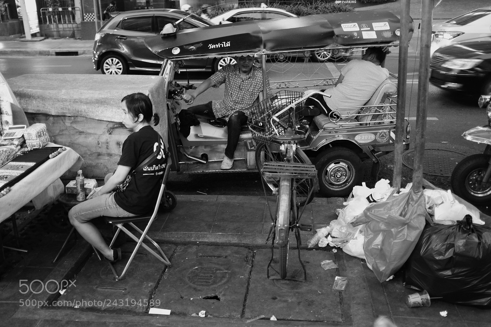 Fujifilm X100T sample photo. Waiting photography