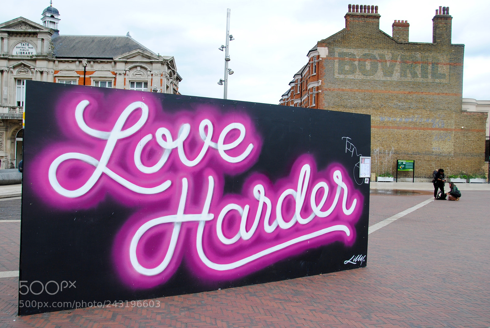 Nikon D3000 sample photo. Slingshot diaries - brixton. photography