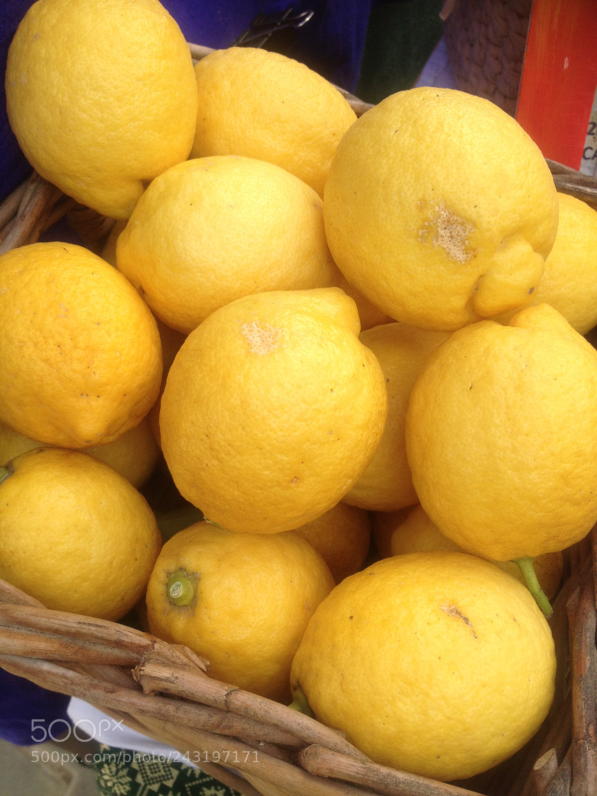 Apple iPhone 4S sample photo. Img photography