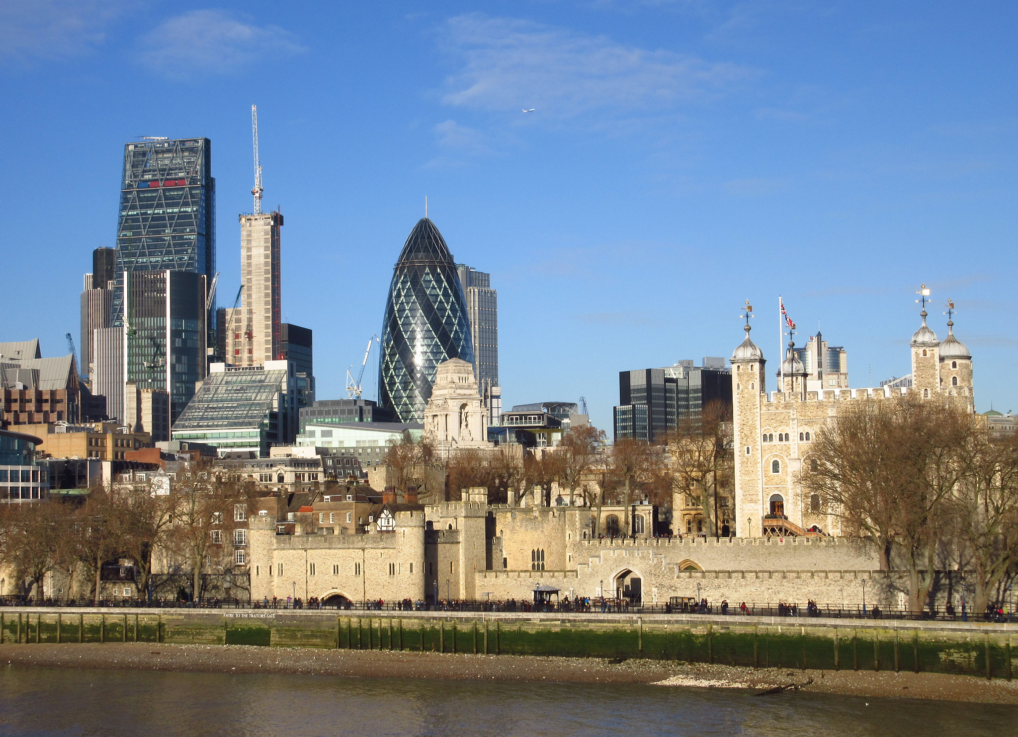 Canon PowerShot ELPH 350 HS (IXUS 275 HS / IXY 640) sample photo. View of city of london and tower of london photography