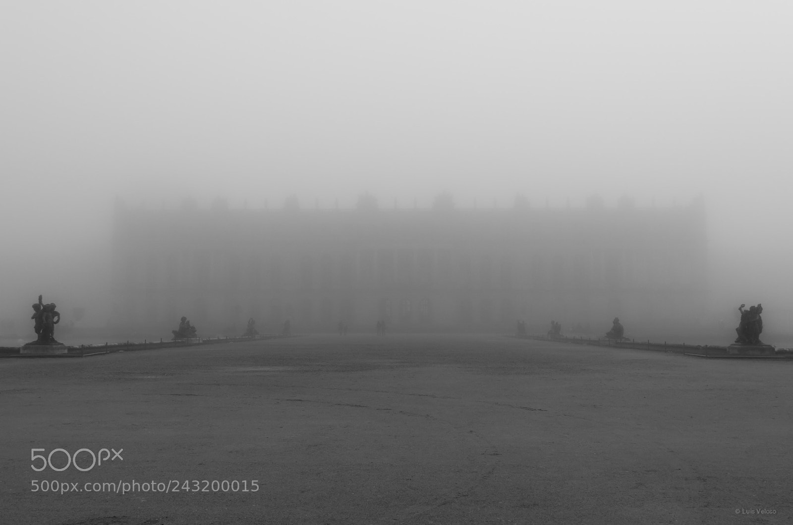 Pentax K-30 sample photo. Foggy palace photography