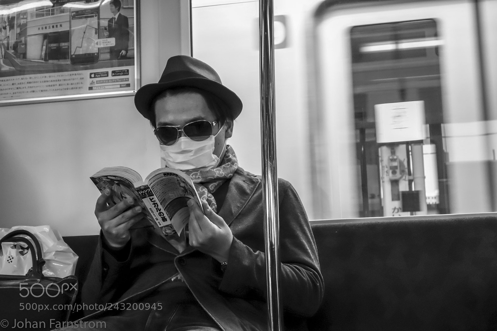 Sony Cyber-shot DSC-RX100 II sample photo. Subway reading photography