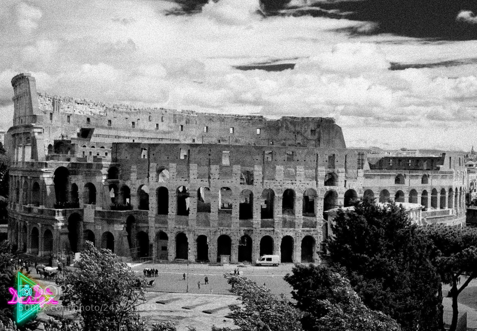 Canon EOS 1200D (EOS Rebel T5 / EOS Kiss X70 / EOS Hi) sample photo. Colosseo black&white??? photography