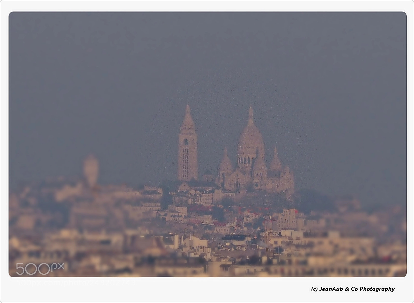 Olympus OM-D E-M5 II sample photo. Montmartre photography