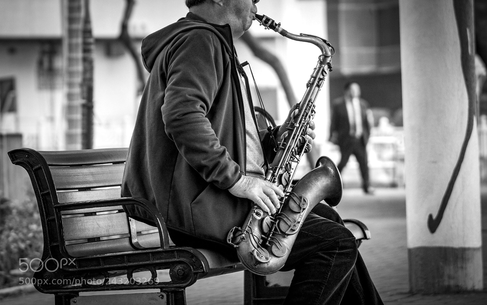 Canon EOS 550D (EOS Rebel T2i / EOS Kiss X4) sample photo. The saxophone magic photography