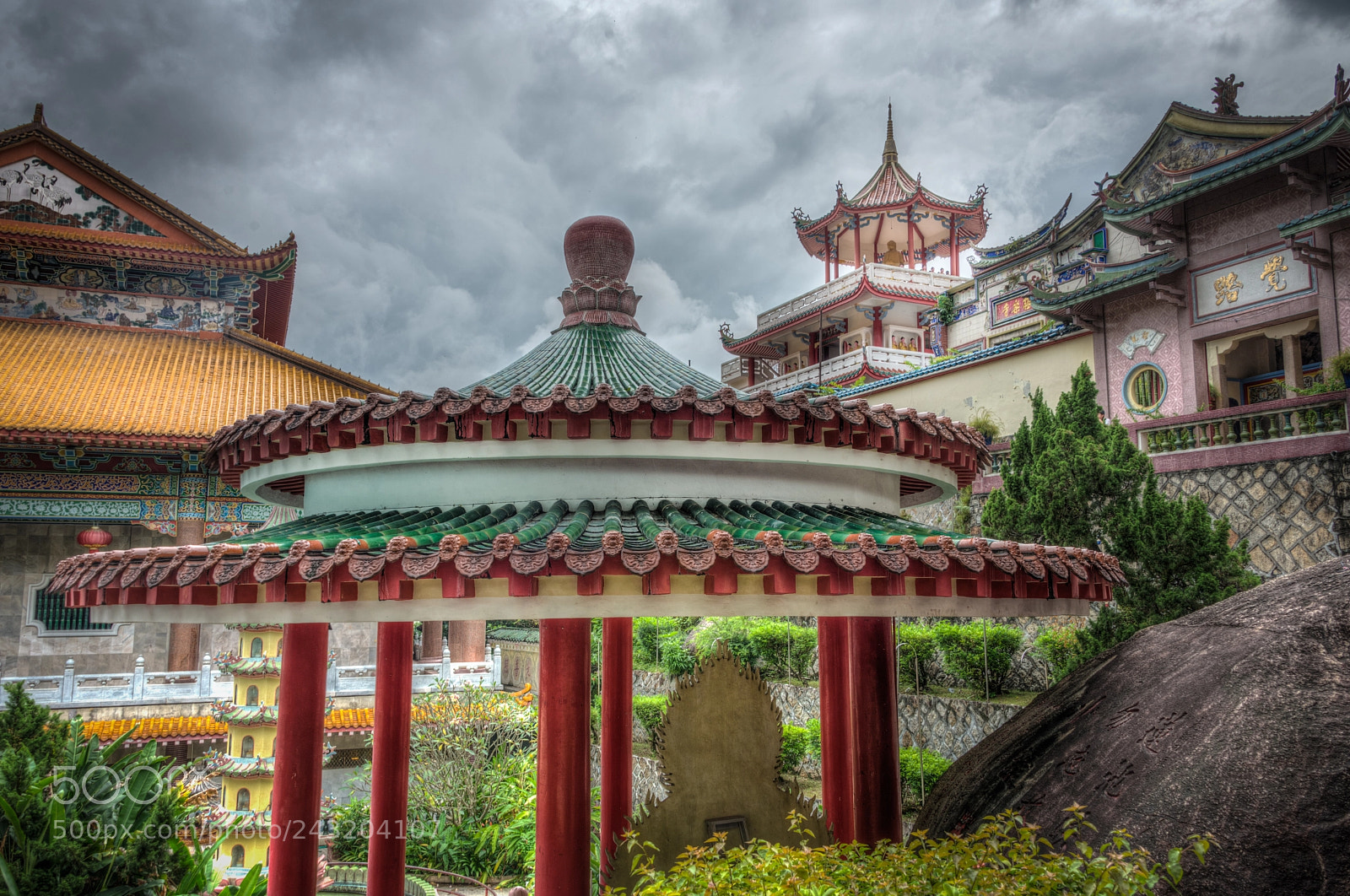 Nikon D600 sample photo. Kek lok si temple photography