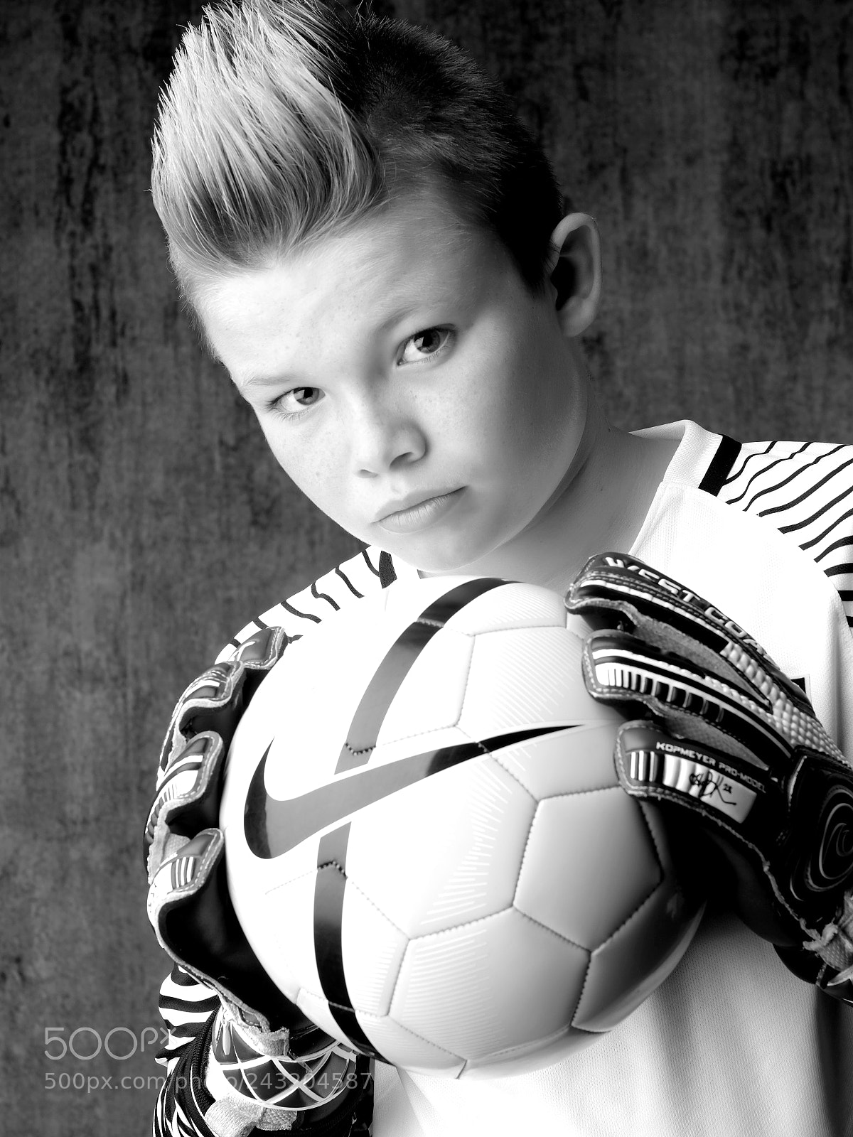 Olympus OM-D E-M1 Mark II sample photo. Soccer tween portrait photography