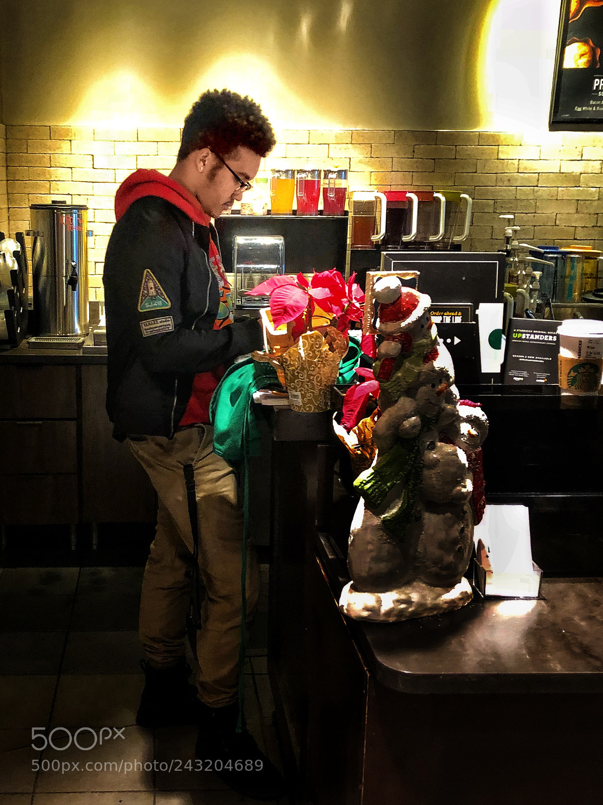 Apple iPhone X sample photo. Starbucks wait photography