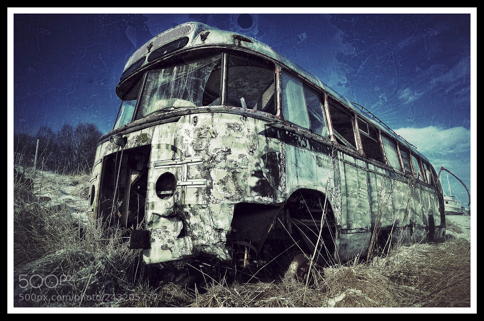 Nikon D5000 sample photo. Abandoned bus, lofoten photography