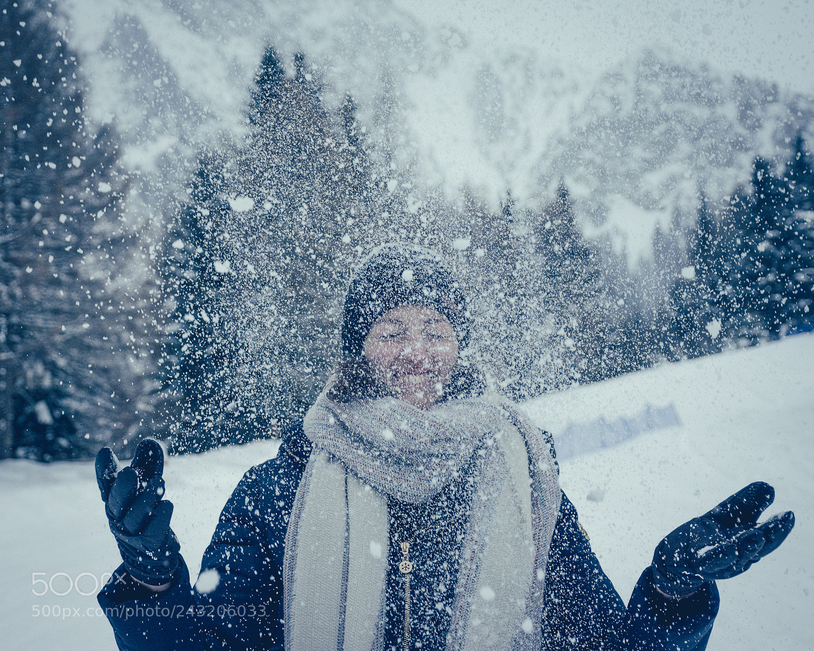 Nikon D7200 sample photo. Playing with snow photography