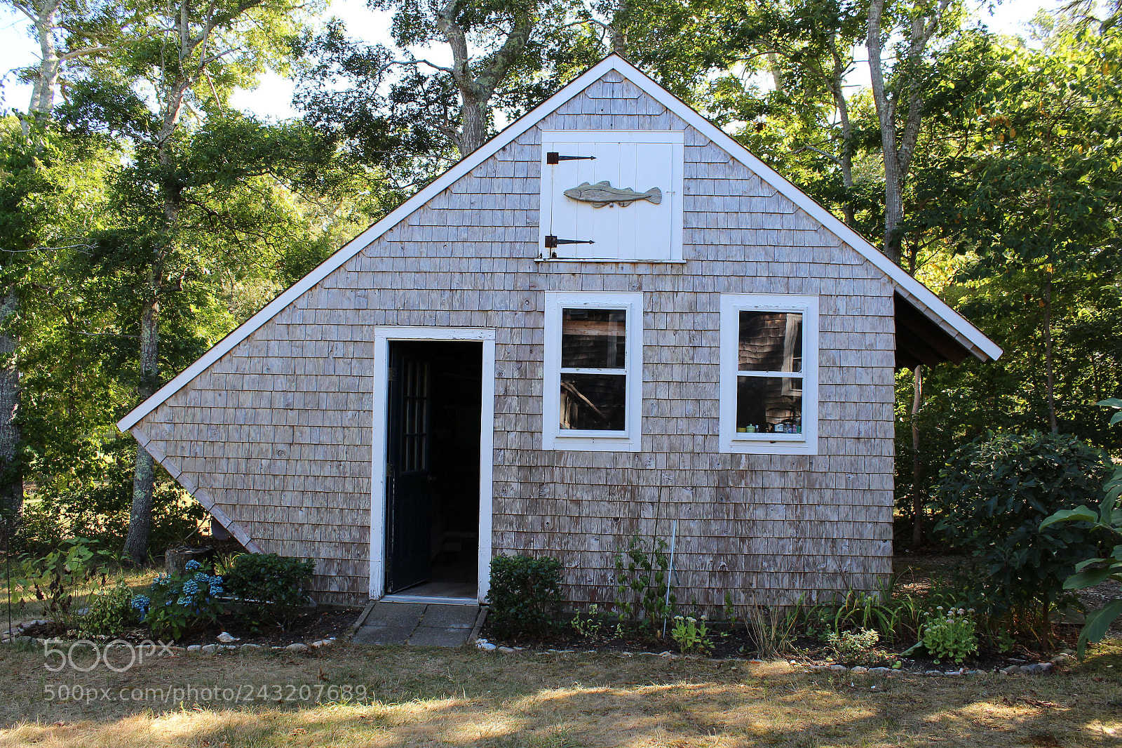 Canon EOS 1200D (EOS Rebel T5 / EOS Kiss X70 / EOS Hi) sample photo. Fisherman's shed photography