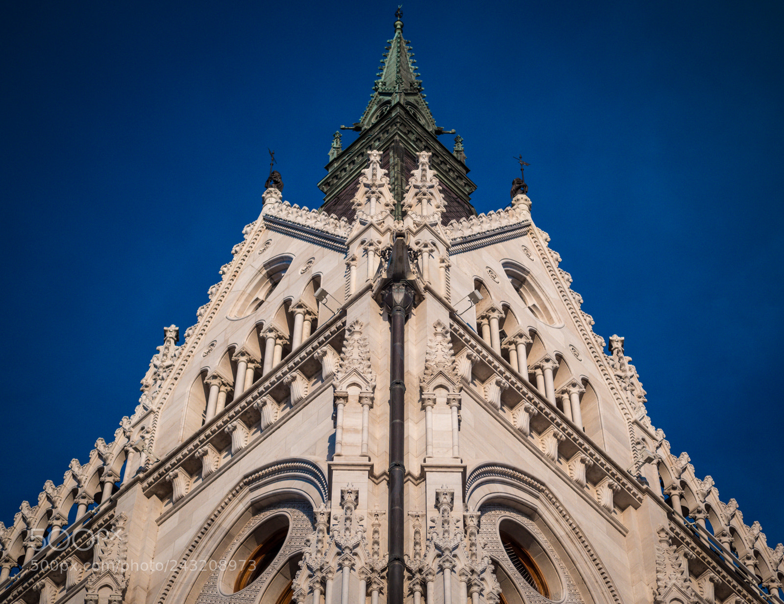 Panasonic Lumix DC-GH5 sample photo. Hungarian parliament photography